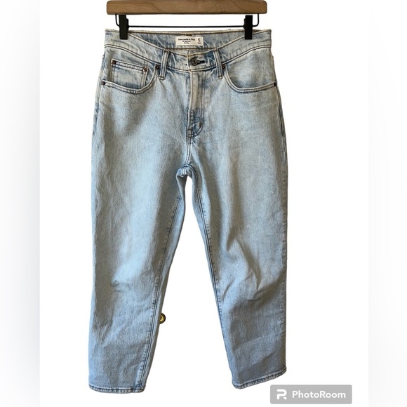 Abercrombie & Fitch Boyfriend Mid Rise Jeans Light Wash size 4/27 - Picture 1 of 6